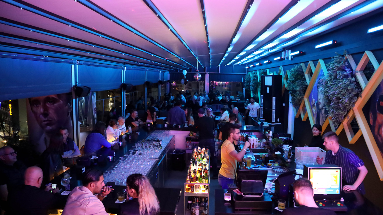 MEMORIES Rooftop Bar: Η πιο ζεστή και κουλ ταράτσα της Λάρνακας βάζει τα χειμωνιάτικα της