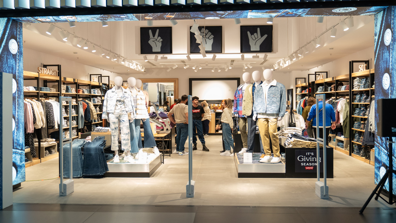 Levi's®: Ένα χριστουγεννιάτικο, cozy opening για το πρώτο exclusive store στην Κύπρο