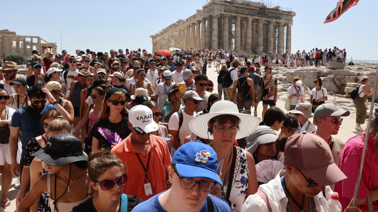 Η Fitch Solutions βλέπει 40 εκατομμύρια τουρίστες τον χρόνο στην Ελλάδα