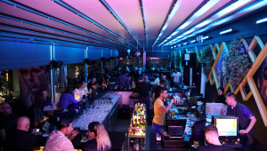 MEMORIES Rooftop Bar: Η πιο ζεστή και κουλ ταράτσα της Λάρνακας βάζει τα χειμωνιάτικα της