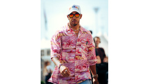 Lewis Hamilton και George Russell εμφανίστηκαν με Tommy Hilfiger στην πίστα του Abu Dhabi