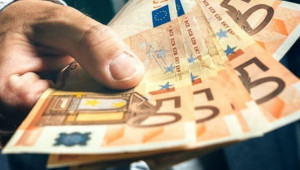 Στα €1.37 δισ. το πλεόνασμα της Γενικής Κυβέρνησης το οκτάμηνο