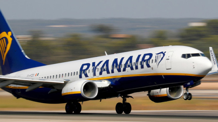 Ryanair: Μειώθηκαν οι ζημιές, αυξήθηκαν τα έσοδα