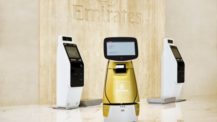 Η Emirates λάνσαρε τη Sara - τον πρώτο ρομποτικό βοηθό check-in στον κόσμο