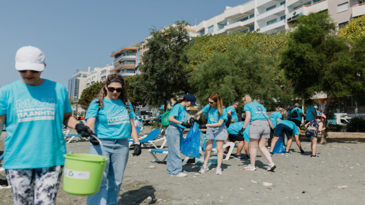 Εκστρατεία καθαριότητας παραλιών από εθελοντές της Τράπεζας Κύπρου