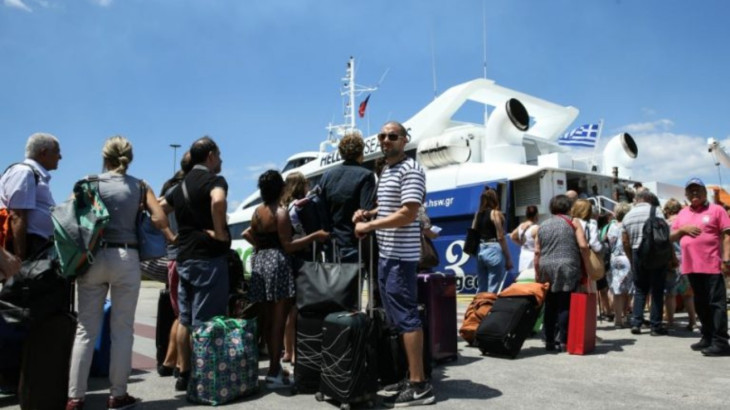 Τα 5 νησιά που πρέπει να επισκεφτούν οι ξένοι ταξιδιώτες και τα 5 που πρέπει να αποφύγουν