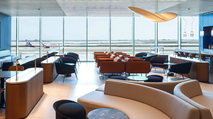 H AEGEAN καλωσορίζει τους επιβάτες της στο νέο Business Lounge στο αεροδρόμιο της Λάρνακας δίπλα στις πύλες αναχώρησης