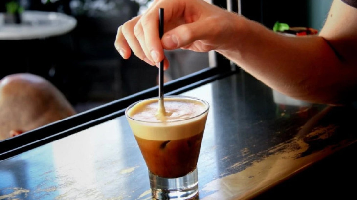«Πικρός» από σήμερα στην Ελλάδα ο καφές που σερβίρεται