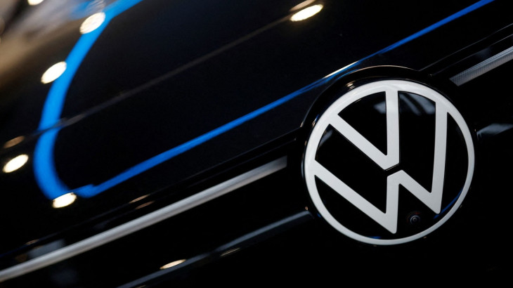 Η Volkswagen μειώνει τις προβλέπεις για τα κέρδη του 2024