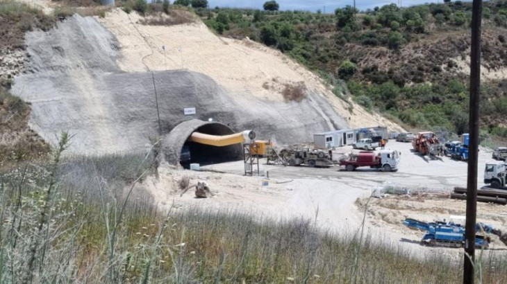 Μακρύς ο δρόμος Πόλης - Πάφου: Το διαζύγιο, το δικαστήριο και η.. διατροφή